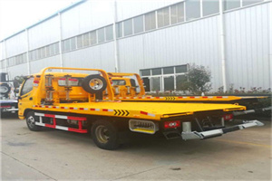 赫山区附近拖车救援搭电