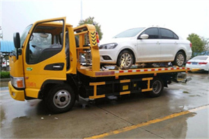 赫山区附近拖车救援24小时服务热线